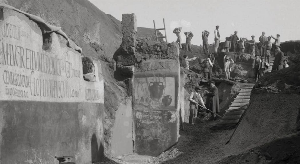 Lo scatto del 1910 degli Scavi di Pompei è virale