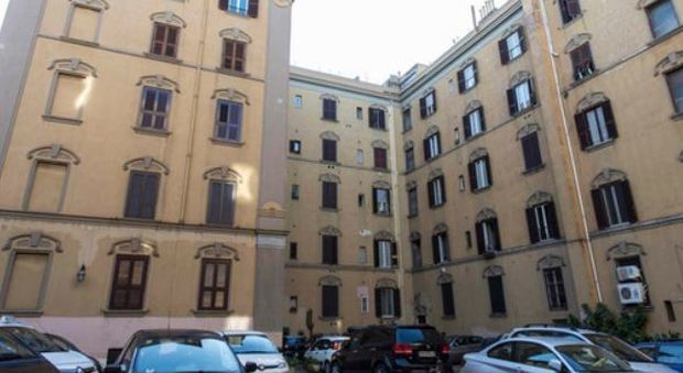 Roma, crepe in un palazzo lesionato dal sisma: evacuate 20 famiglie