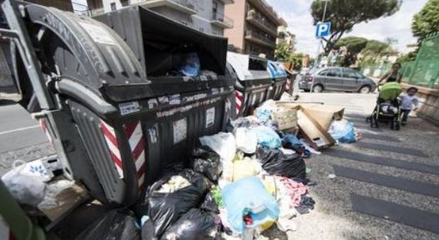 Roma, caso rifiuti, imbarazzo M5S: «L'impianto di Ostia attivato senza avviso»