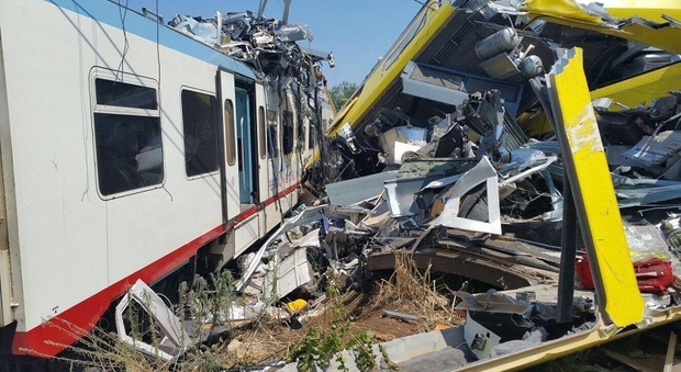 Scontro treni in Puglia, i pm: "Blocco telefonico obsoleto e insicuro"