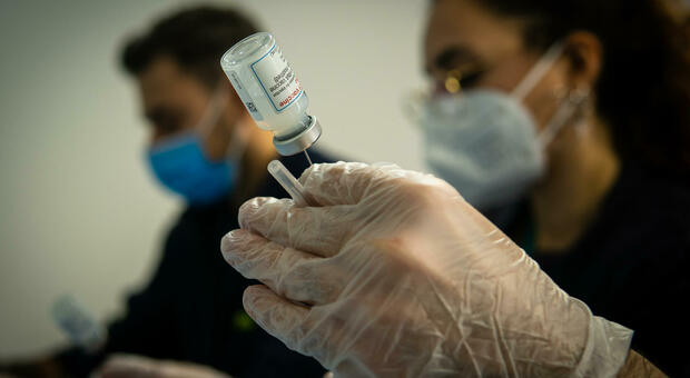vaccinazione Covid in uno studio medico
