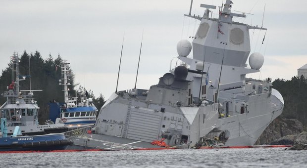 Norvegia, collisione in un fiordo tra una fregata e una petroliera