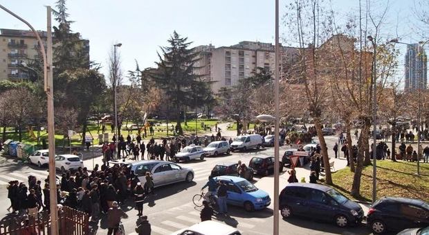 Latina, il funerale del capo degli zingari "Papù": permesso speciale per i rom detenuti