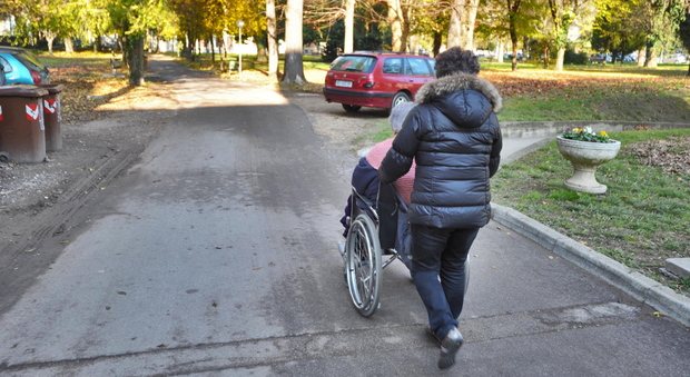 Botte all'anziana e al figlio disabile: tre anni alla badante violenta