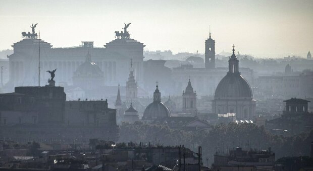 Smog a Roma, allarme polveri sottili: livelli oltre i limiti di legge almeno fino a domenica. E arriva una nuova ondata di caldo