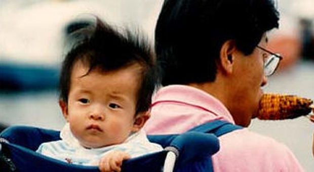 Giappone, crolla il tasso demografico: un terzo dei ragazzi arriva vergine ai 30 anni per "paura" delle donne