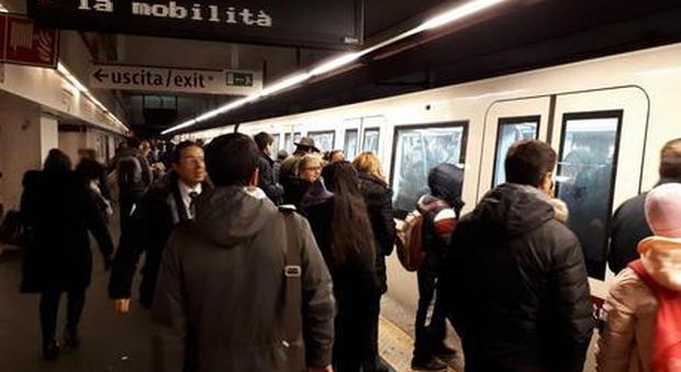 Sui bus e la metro di Roma le voci parlano strano: fermate “Gnogno” e “Megabyte 1”