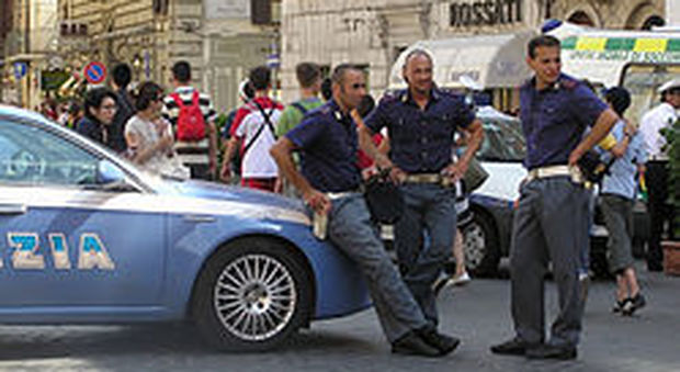 Roma, rubavano portafogli e denaro ai turisti: tre arresti in Centro