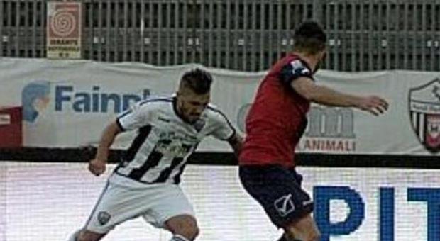 Cosimo Chiricò in azione durante Ascoli-Gubbio terminata 2-2