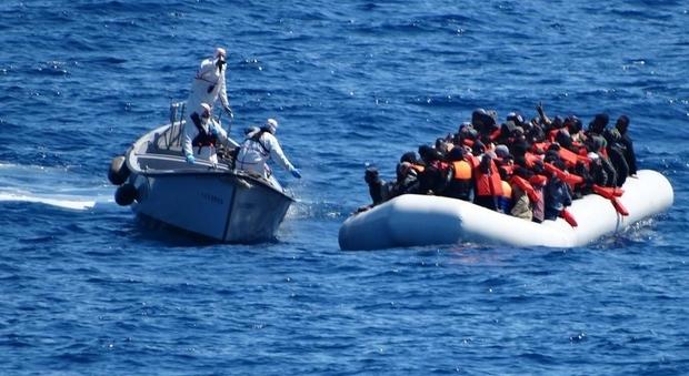 Migranti, due Procure indagano sulla strage dei 117: «Ritardi e omissioni»