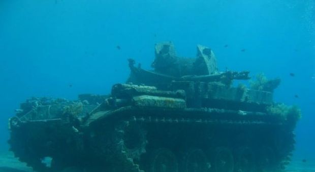Nel mare di Paestum un mezzo da sbarco Usa e un carro armato: sul fondo dal 1943