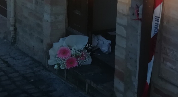 Servigliano, bimba morta, gara di solidarietà per la famiglia. Ma l'innesco del rogo resta un mistero