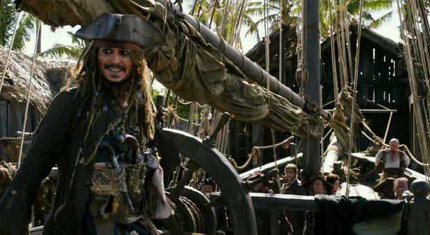 Johnny depp in una scena del film "Pirati dei Caraibi 5"