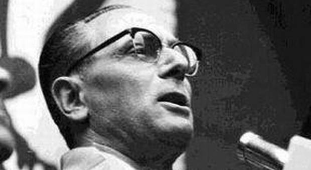 4 marzo 1953 Enrico Mattei si ritira da parlamentare per dedicarsi all'Eni