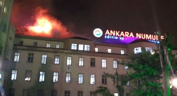 Ankara, violento incendio in un ospedale: evacuati centinaia di pazienti