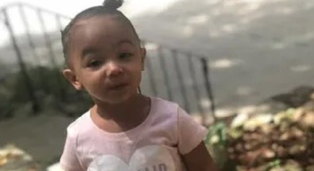 Bimba di 2 anni scomparsa, trovata morta dalla polizia: «L'aveva rapita l'amante del padre» (foto FBI/Allegheny County Police)