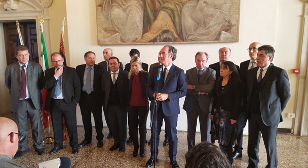 Il presidente del Veneto Luca Zaia con i nuovi manager della sanità regionale