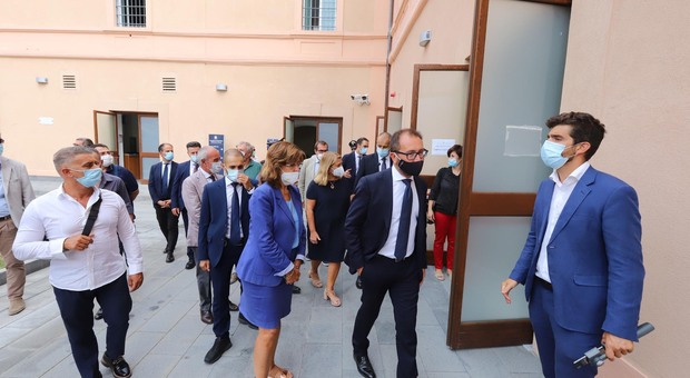 Bonafede: «Trentatrè nuovi magistrati nel distretto di Napoli»