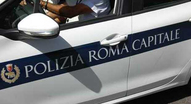 Roma, pranzi per non fare i controlli: condanna di un anno al vigile