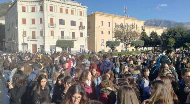 la manifestazione studentesca a Formia