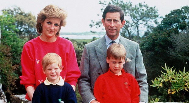 Lady Diana e il segreto nascosto al principe Carlo: «Fu l'inizio della crisi»