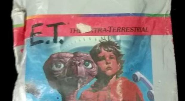 Le leggendarie cartucce Atari del videogame E.T. trovate nel deserto in mostra a Roma