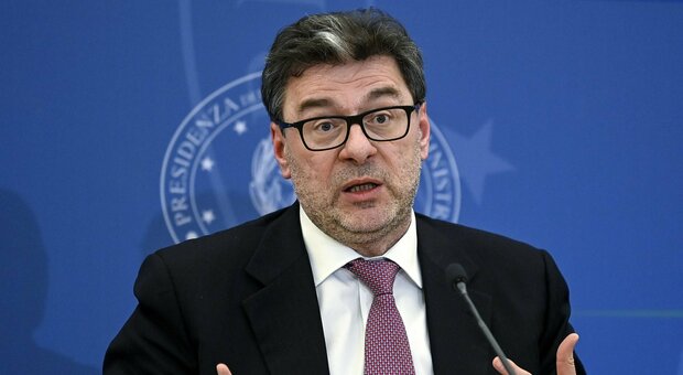 Giorgetti: «Il nuovo Patto Ue sarà meno rigido sul debito». Governo garantisce rigore, ma chiede spazio per investimenti