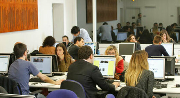 Scuola di giornalismo di Perugia, al via il bando per la selezione di 18 allievi
