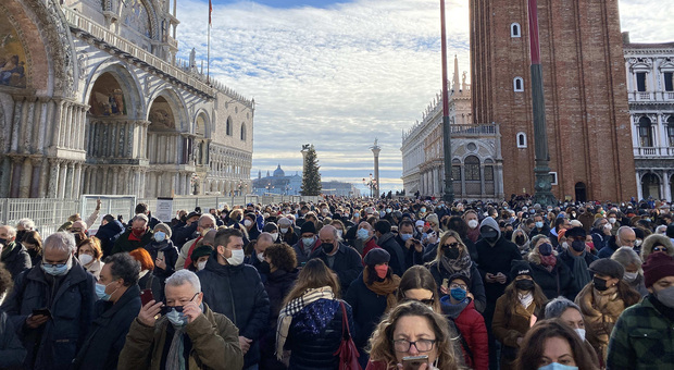 Addio turisti russi: raffica di disdette per Pasqua e soffrono anche Venezia e Verona