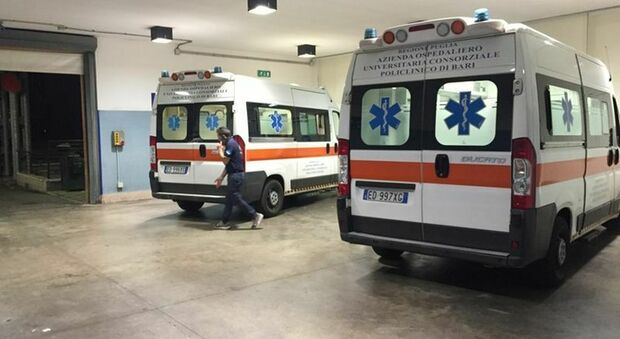 Sanitari del 118 aggrediti dai parenti di un uomo ferito in un incidente stradale: «L'ambulanza andava troppo piano»