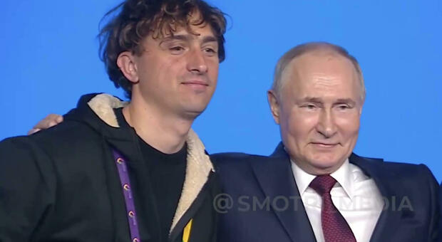 Jorit in posa con Vladimir Putin