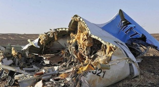 Sinai, bomba su Airbus a orologeria con plastico: ordigno collocato sotto sedile passeggero