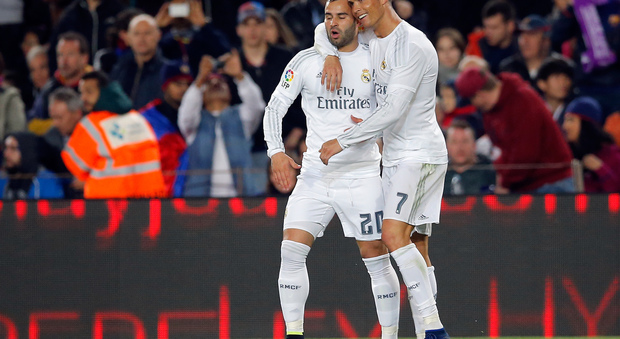 Cristiano Ronaldo festeggia con Jesé il gol segnato contro il Barcellona