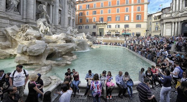 Roma, da Fontana di Trevi ai Fori Imperiali turisti nel mirino dei ladri: sette arresti e sei denunce