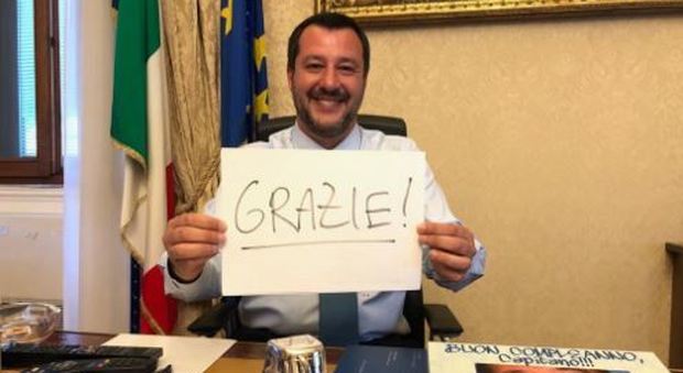 Diciotti, no del Senato al processo per Salvini. Lui: «Non lascerò morire una sola persona»