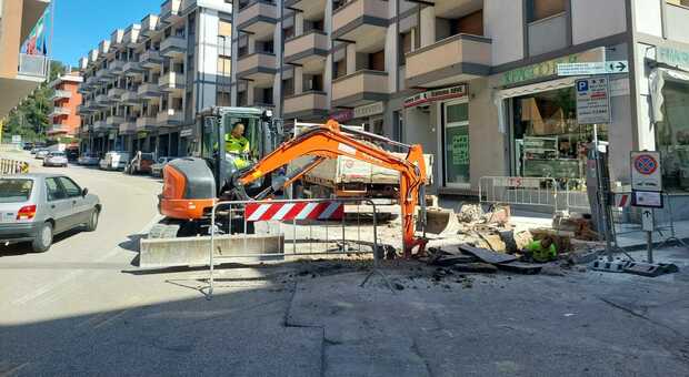 Ancona, parla il sindaco Mancinelli: «Cantieri tutti insieme? Ma quale spot. È colpa dei prezzi e delle ditte fuggite»