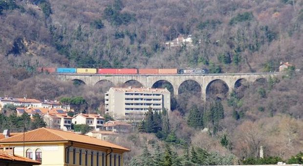 Porto Trieste, primi treni cargo su linea transalpina dopo recente riattivazione