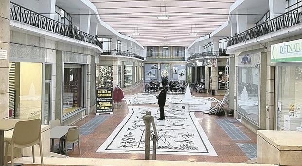 Galleria Dorica, il Comune cala l’asso: «Comprare (o gestire) gli spazi interni»