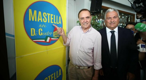 Mastella presenta il nuovo simbolo Dc: «Senza di me il centrosinistra non vince»