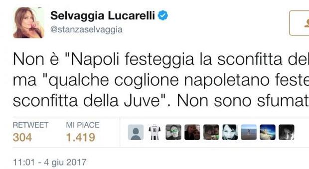 Selvaggia Lucarelli: «Qualche coglione napoletano festeggia la sconfitta della Juve», è bufera
