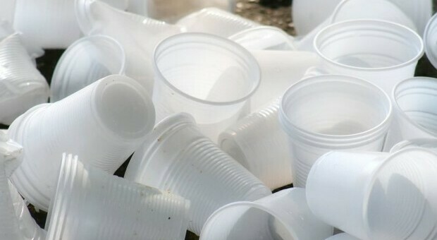 In Inghilterra si introdurrà il divieto della plastica monouso al fine di ridurne i danni