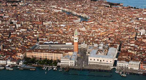 Quei forestieri che hanno fatto grande Venezia: imprenditori e avventurieri che nel 1800 fecero investimenti in città
