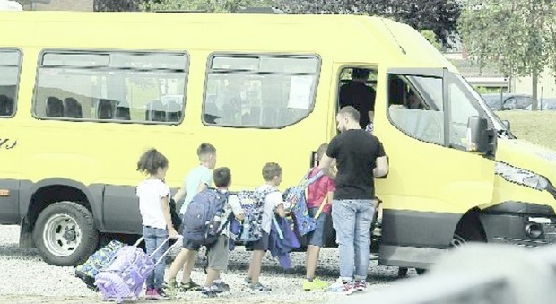 Scuolabus nel caos a Vittorio Veneto, revocato l'incarico alla ditta: bambini lasciati a terra o non ripresi dopo le lezioni