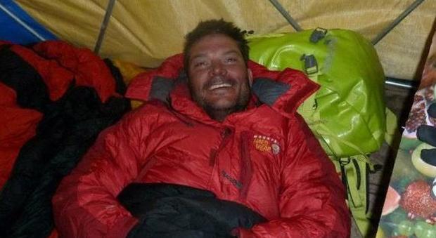 Ancora un lutto sull'Everest: medico alpinista muore a 8mila metri