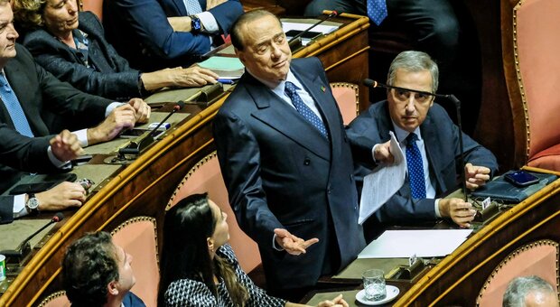 Berlusconi al Senato: «Situazione difficile, ma fiducia convinta»