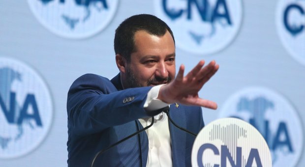 Donna tunisina a Salvini: «Per colpa tua non sarò italiana». Il ministro: decreto pronto