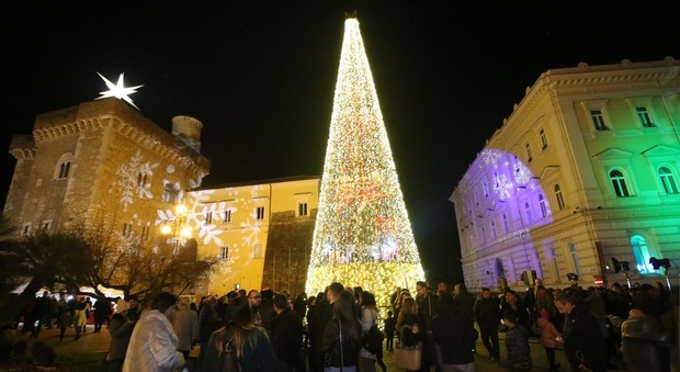 Benevento, clamoroso ko di Natale: c'è l'albero ma a sorpresa salta show 3D