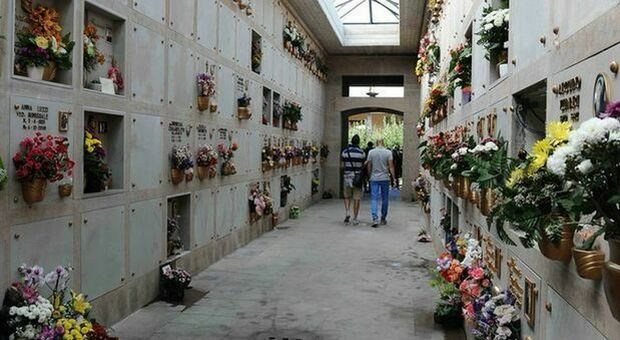 Cicchetti: «Nei cimiteri evitare assembramenti e osservare rigorosamente le norme di contrasto al Covid»