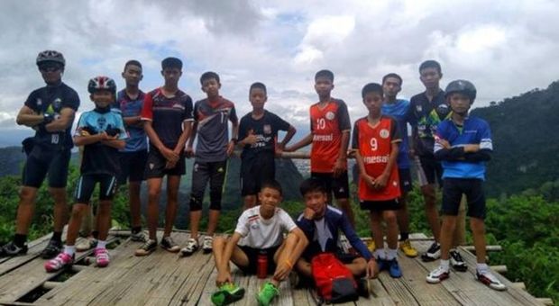 Thailandia, in corso salvataggio dei baby calciatori nella grotta di Tham Luang