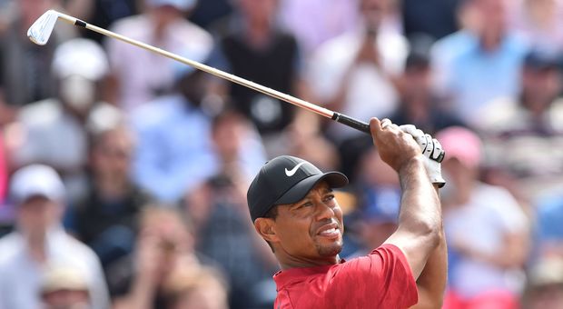 Golf, il grande ritorno di Tiger Woods: vince dopo cinque anni e tanti guai